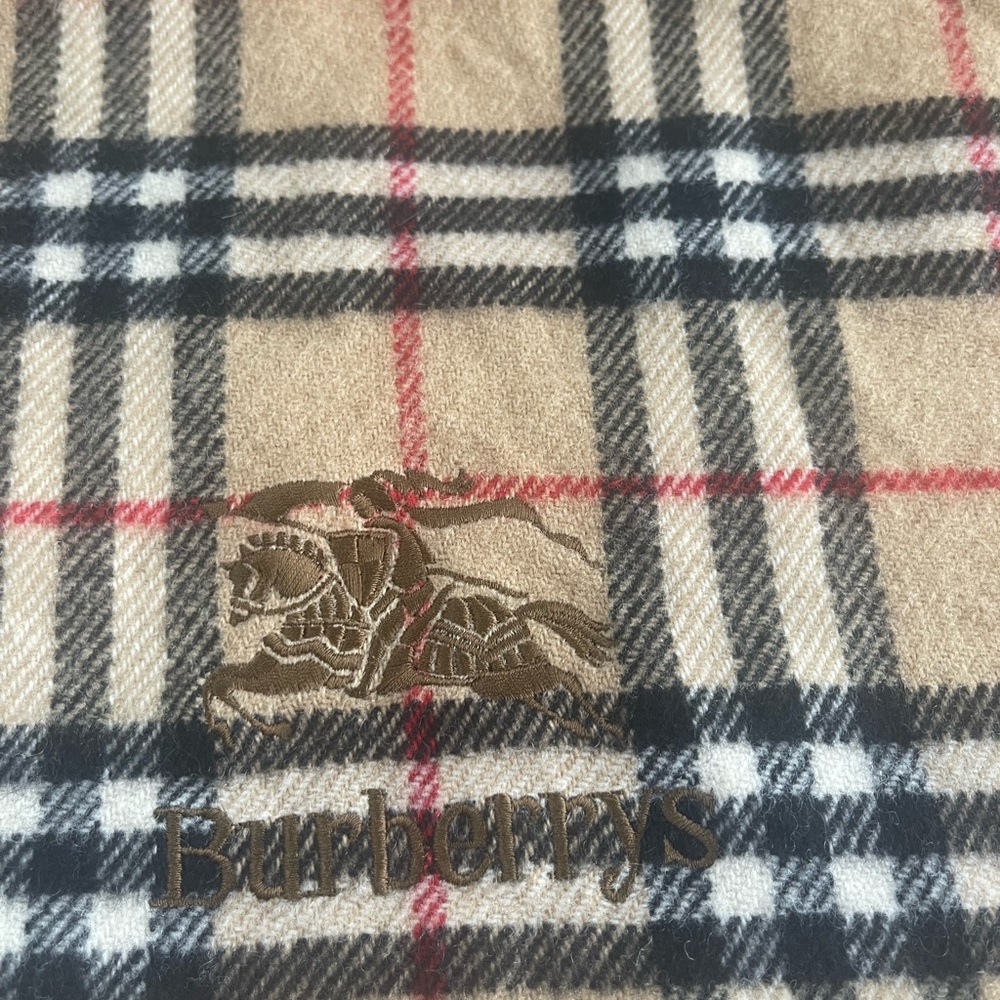 Burberry Shawl - Picture 3 of 3